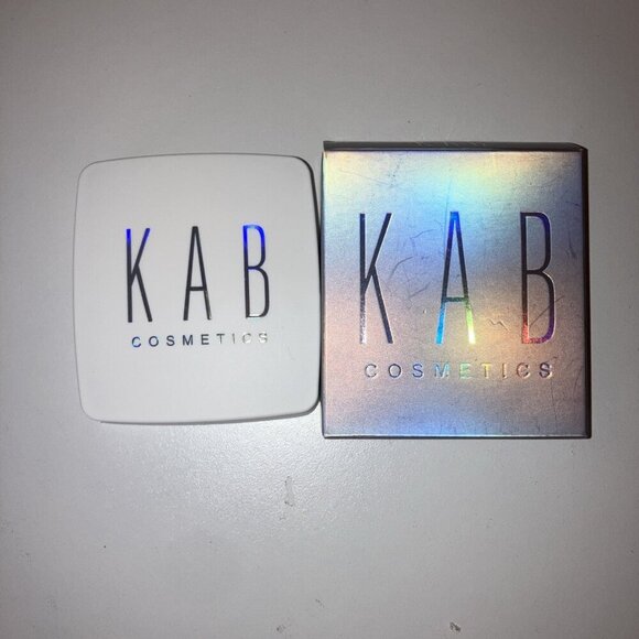 KAB Cosmetics - Pressed Glow Powder - BALLET SLIPPER BRAND NEW IN BOX - Picture 3 of 4